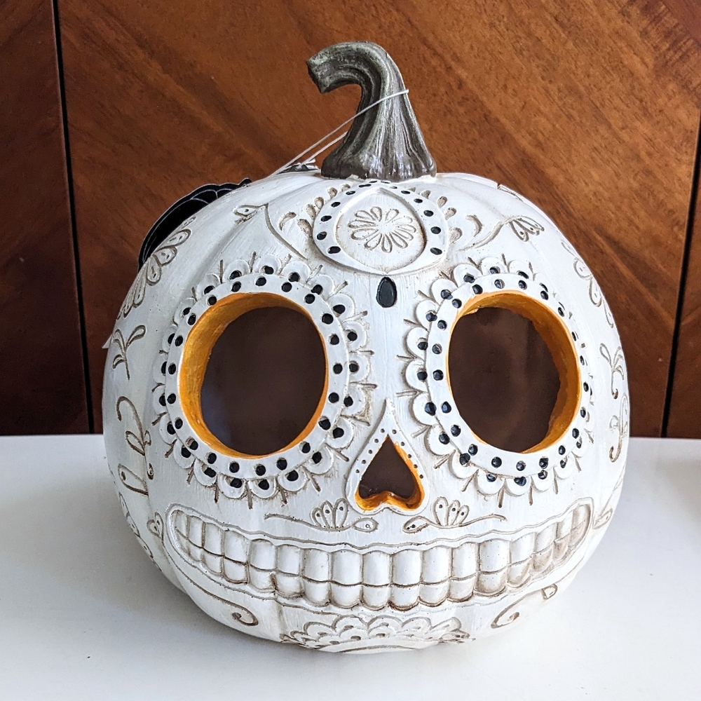 New Martha Stewart Sugar Skull Day of the Dead Pumpkin Halloween Light Up Decor